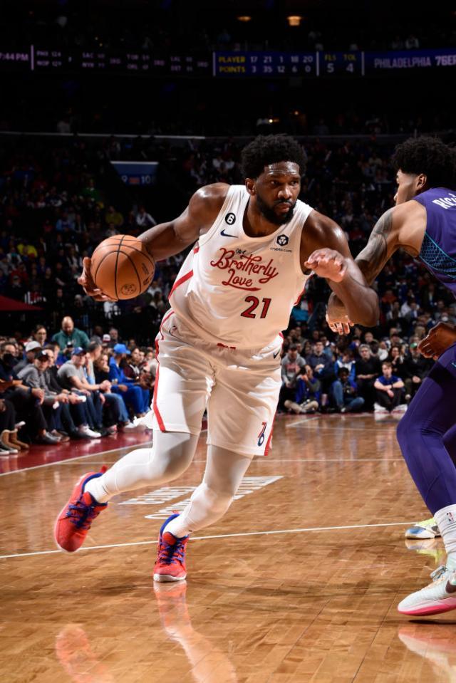 皇冠注册网址-赛季第二次50+!恩比德比肩上将 现役中锋独一档