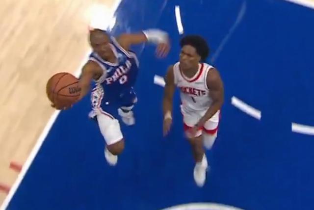 皇冠下载-马克西绝杀上篮遭杜兰特封盖，但回放显示应是干扰球